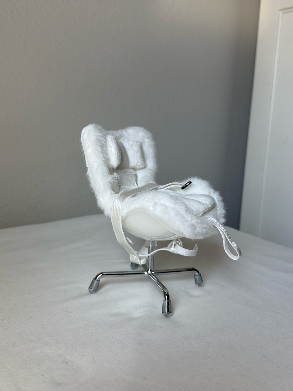 Mini Labubu Chair - Picture 2 of 4